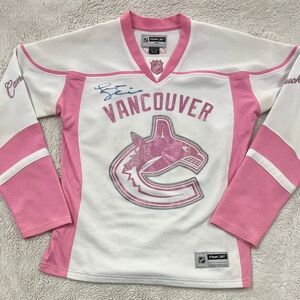 Reebok | Authentic NHL Vancouver Canucks Women’s Jersey | Size Medium 💕